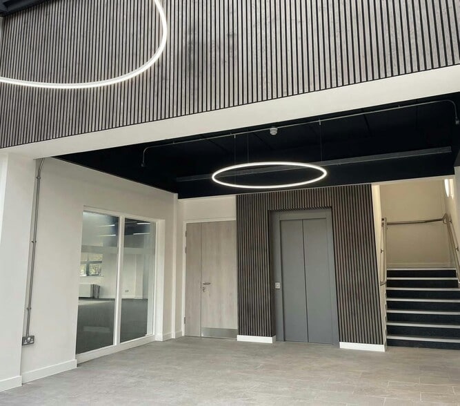 3 The Lakes, Northampton for lease - Building Photo - Image 3 of 8