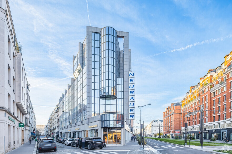 9 Boulevard Gouvion-Saint-Cyr, Paris for lease - Building Photo - Image 2 of 3