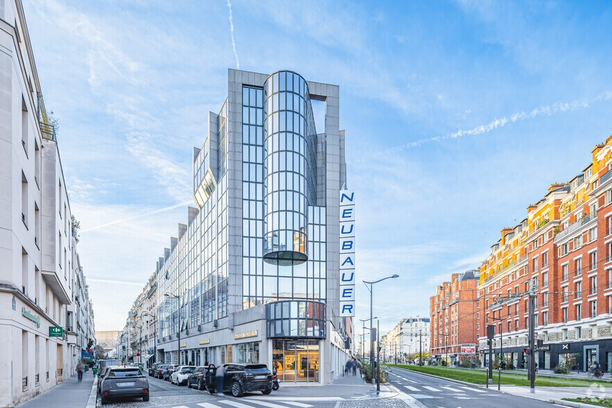 9 Boulevard Gouvion-Saint-Cyr, Paris à louer - Photo du bâtiment - Image 2 de 3