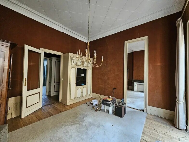 Office in Bordeaux for lease - Interior Photo - Image 2 of 4