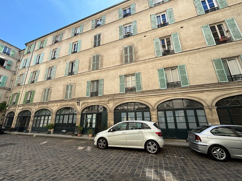 148 Rue Du Faubourg Saint-Denis, Paris à louer - Photo du bâtiment - Image 3 de 9