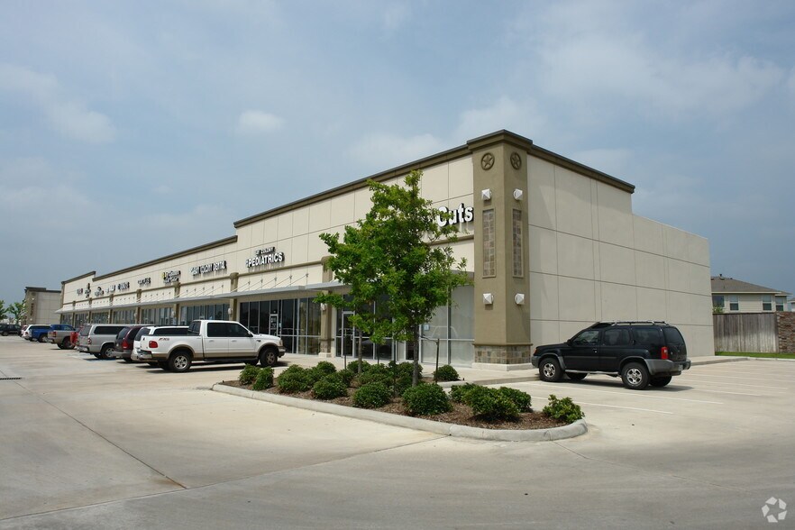 2251 FM 646 Rd W, Dickinson, TX à louer - Photo du bâtiment - Image 2 de 8