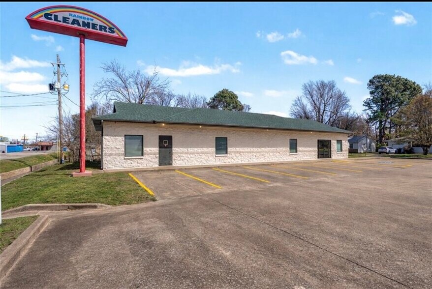 800 Highland Ave, Springdale, AR à vendre - Photo du bâtiment - Image 1 de 17