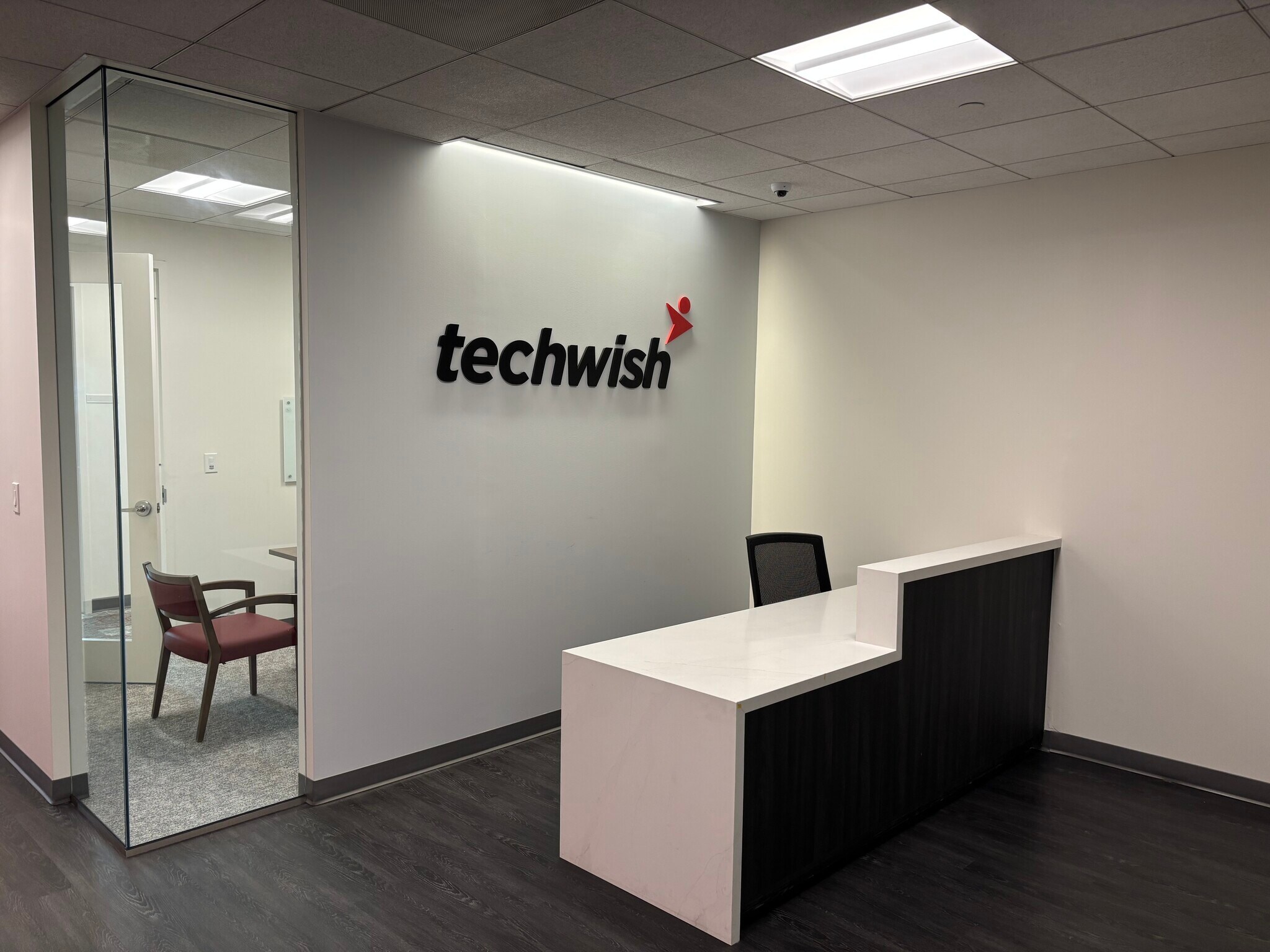 21000 Atlantic Blvd, Dulles, VA for lease Interior Photo- Image 1 of 6