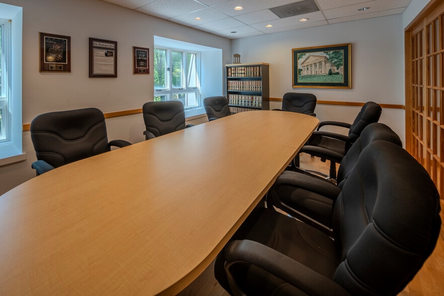 10621-10623 Jones St, Fairfax, VA for sale - Building Photo - Image 2 of 10