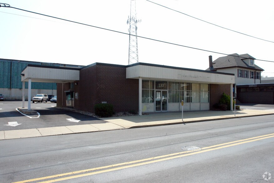 133 Bellevue Ave, Penndel, PA à louer - Photo du bâtiment - Image 2 de 15