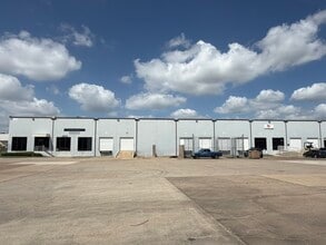 8801 Wallisville Rd, Houston, TX à louer Photo intérieure- Image 2 de 9