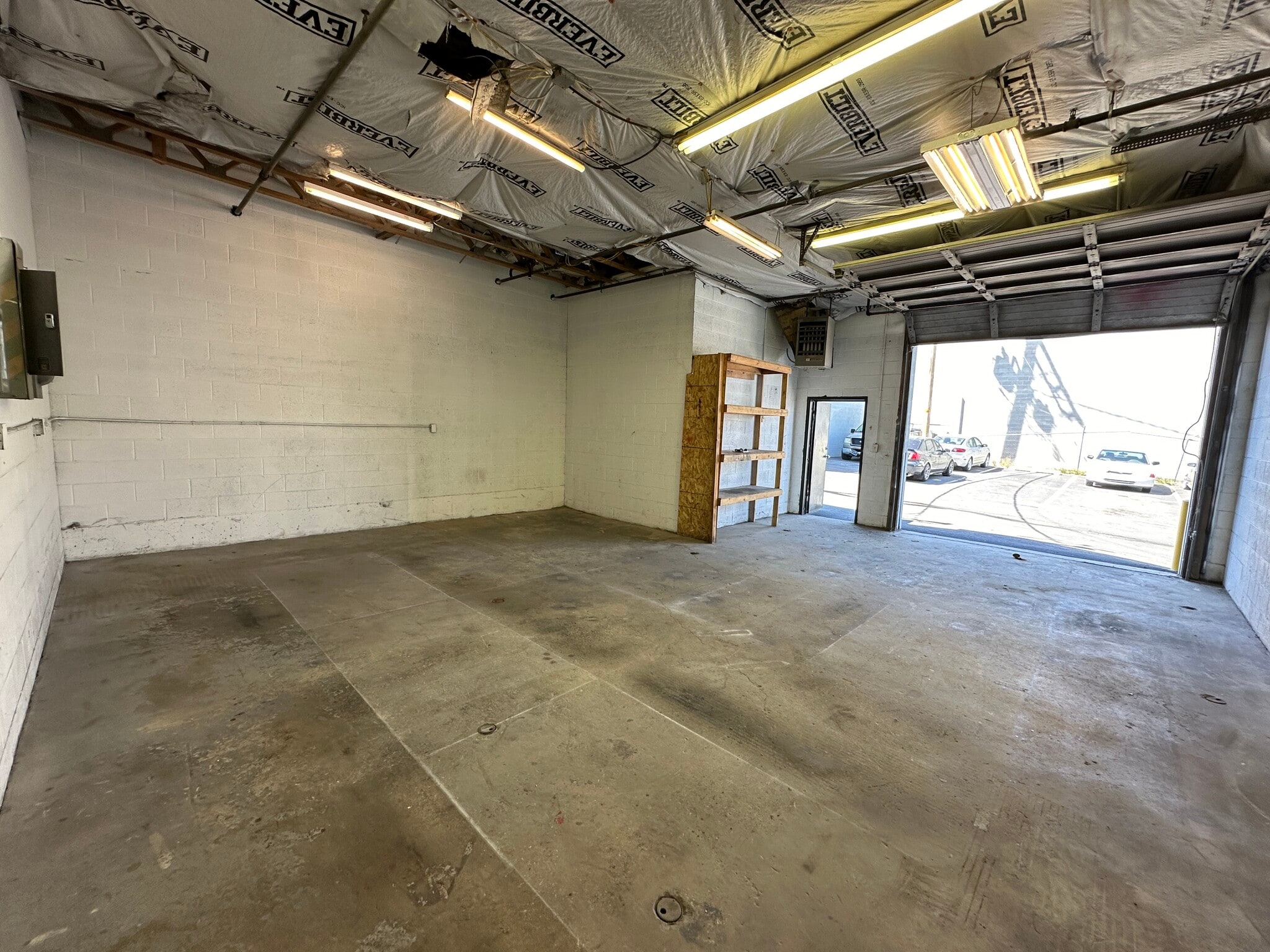 2419 S 2700 W, West Valley City, UT for lease Building Photo- Image 1 of 3