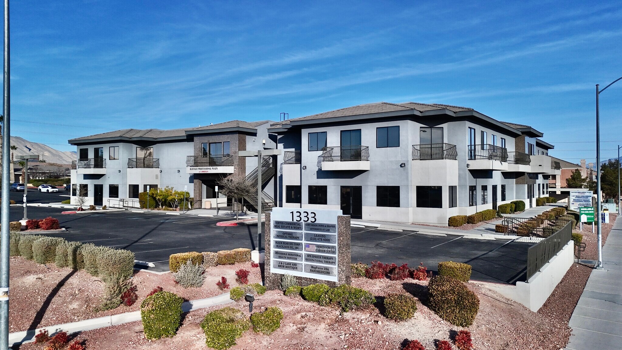 1333 N Buffalo Dr, Las Vegas, NV à vendre Photo principale- Image 1 de 29