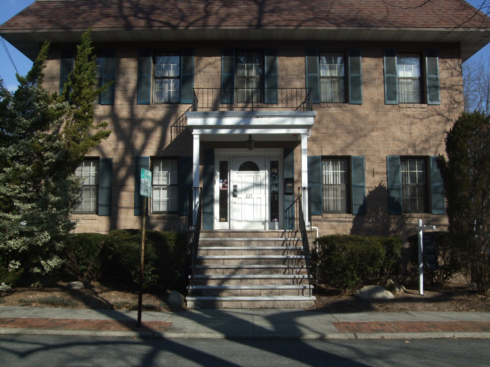 227 1st St, Ho-Ho-Kus, NJ à louer Photo principale- Image 1 de 3