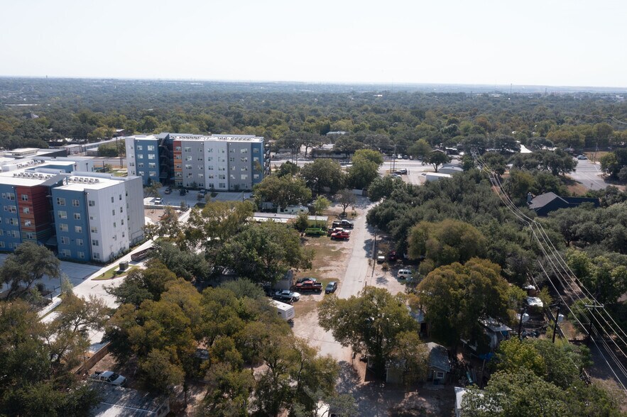 11606 N Lamar Blvd, Austin, TX à vendre - Photo du bâtiment - Image 2 de 66