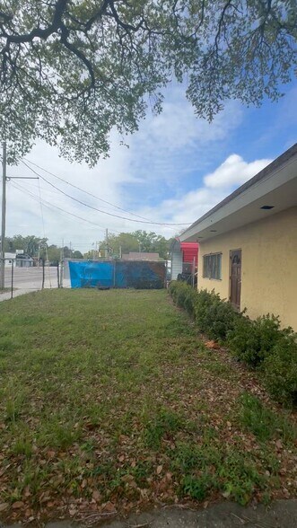 1506 E Dr Martin Luther King Jr Blvd, Tampa, FL à vendre - Vidéo sur l’inscription commerciale - Image 3 de 12