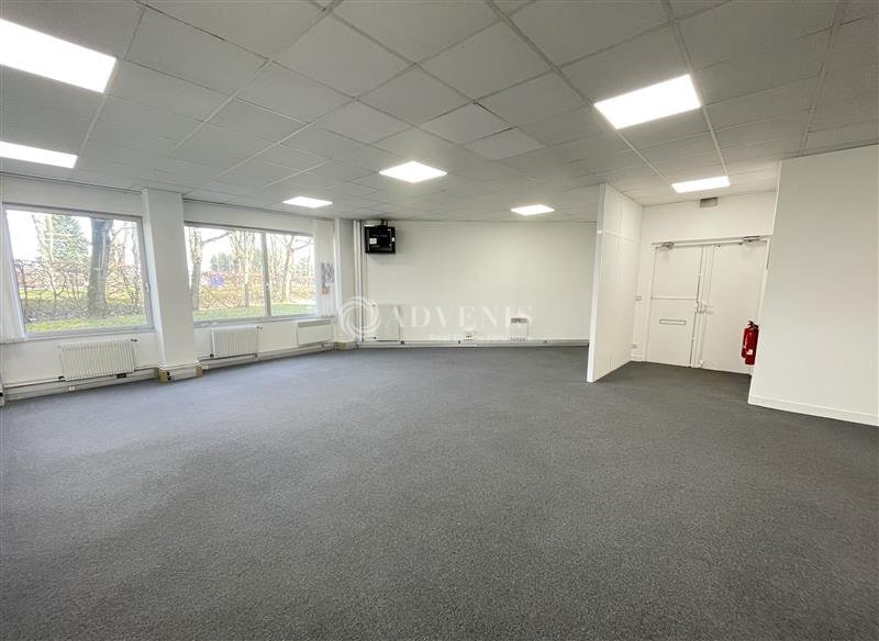 Office in Villepinte for lease - Interior Photo - Image 3 of 8