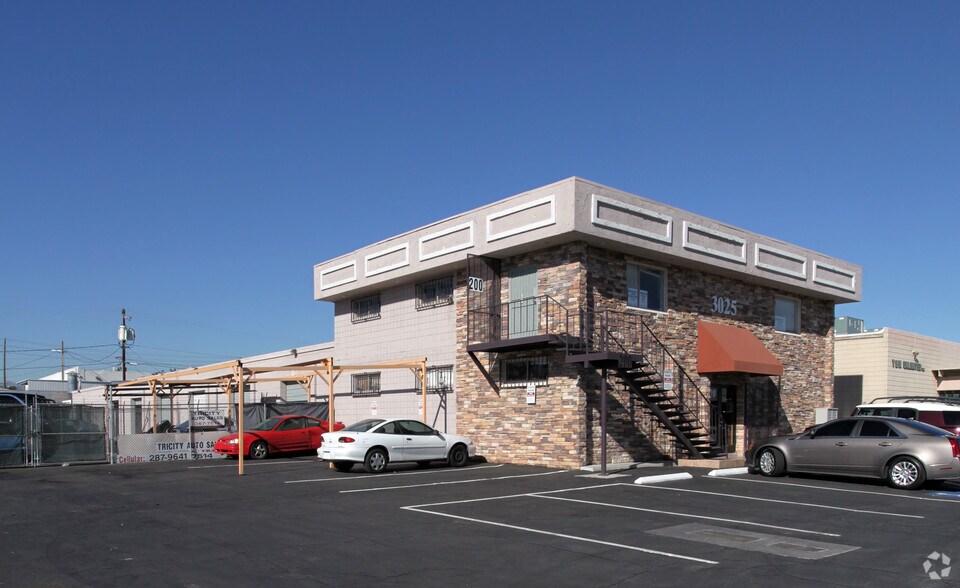 3025 Sheridan St, Las Vegas, NV à louer - Photo principale - Image 1 de 2