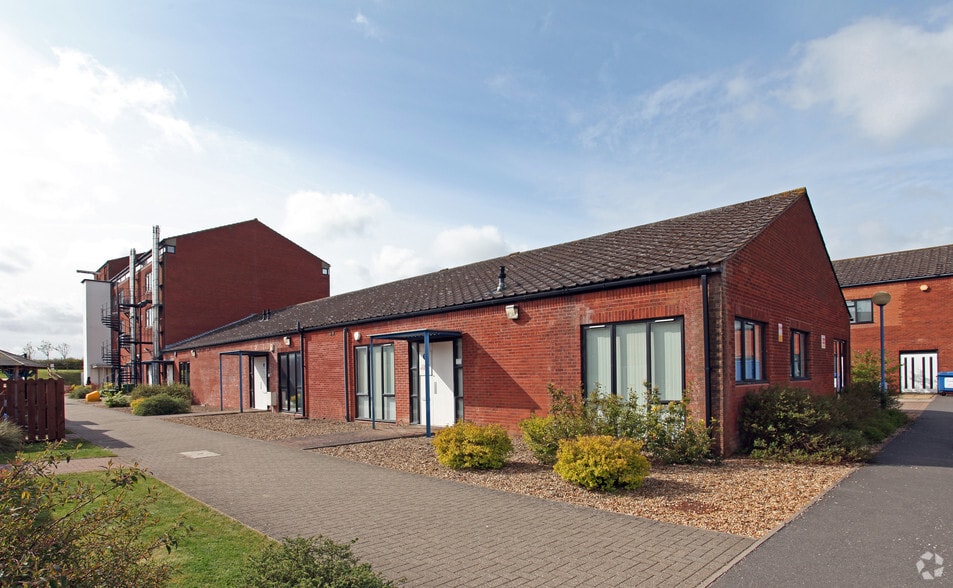 Walker Ave, Milton Keynes for sale - Primary Photo - Image 1 of 4