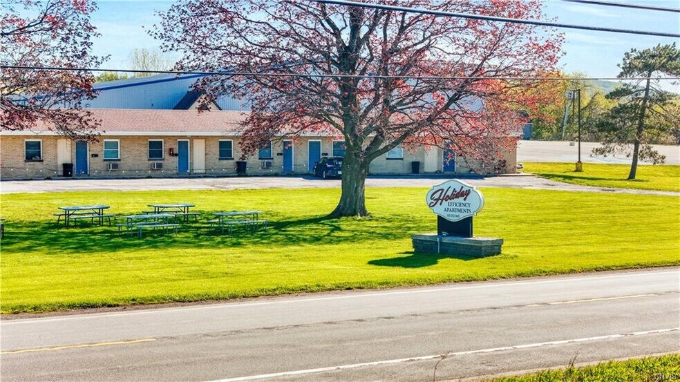 2389 State Route 5, Utica, NY à vendre - Photo du bâtiment - Image 3 de 8