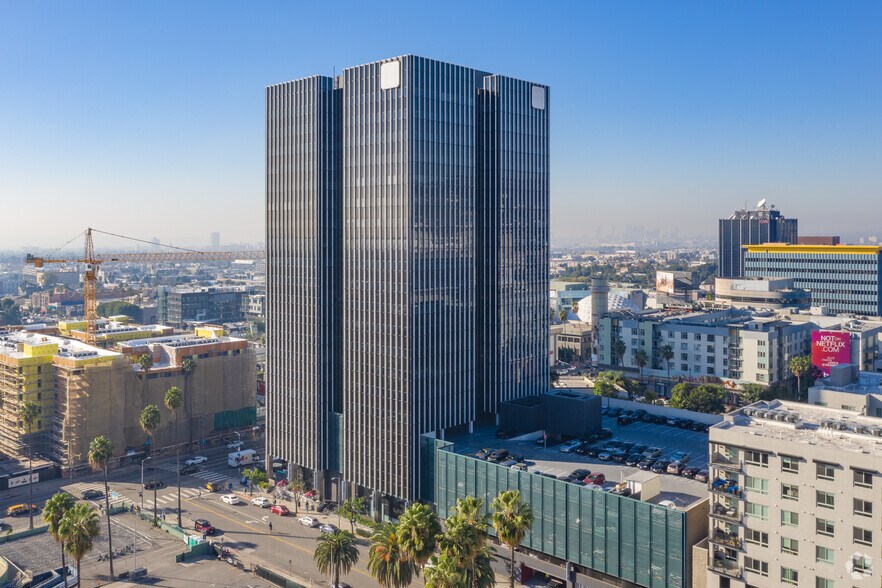 6255 W Sunset Blvd, Los Angeles, CA à louer - Photo du bâtiment - Image 2 de 6