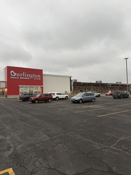 3401-3500 S US Highway 41, Terre Haute, IN à louer - Photo du bâtiment - Image 3 de 9