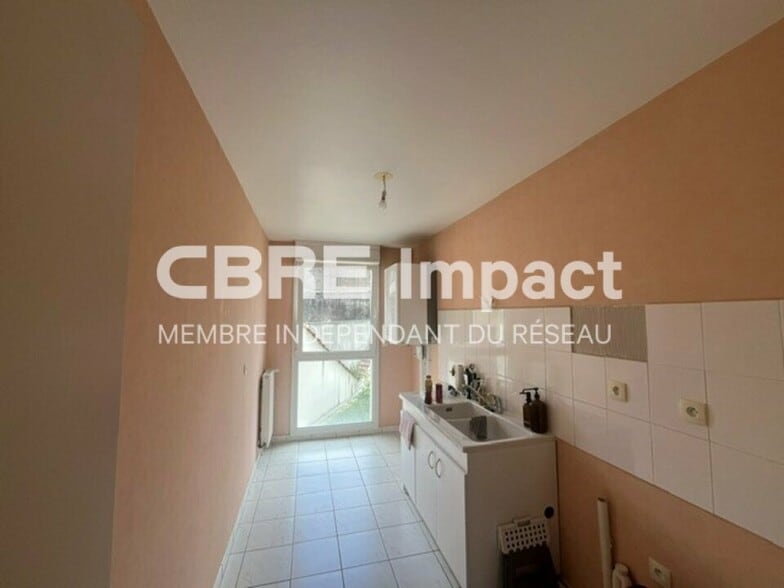 9 Bis Boulevard Du Général Leclerc, Reims for lease - Interior Photo - Image 3 of 5