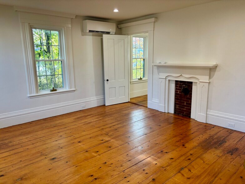 79 Elm St, Camden, ME à louer - Photo du bâtiment - Image 2 de 10