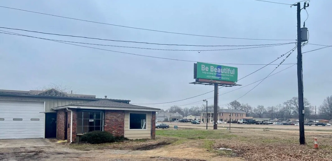 901 US-82, Greenwood, MS for sale Primary Photo- Image 1 of 3