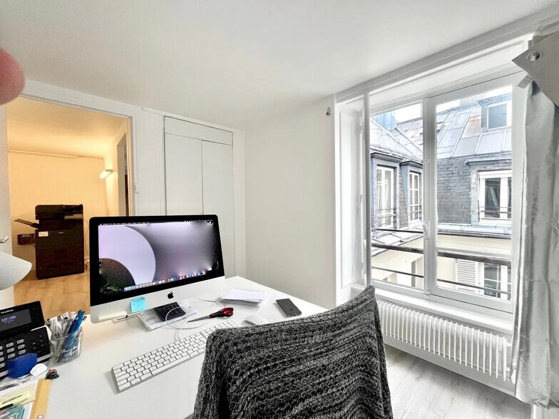 Office in Paris for lease - Interior Photo - Image 3 of 9