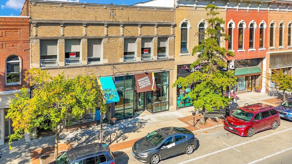 110 W Main St, Urbana, IL à vendre - Photo du bâtiment - Image 3 de 60