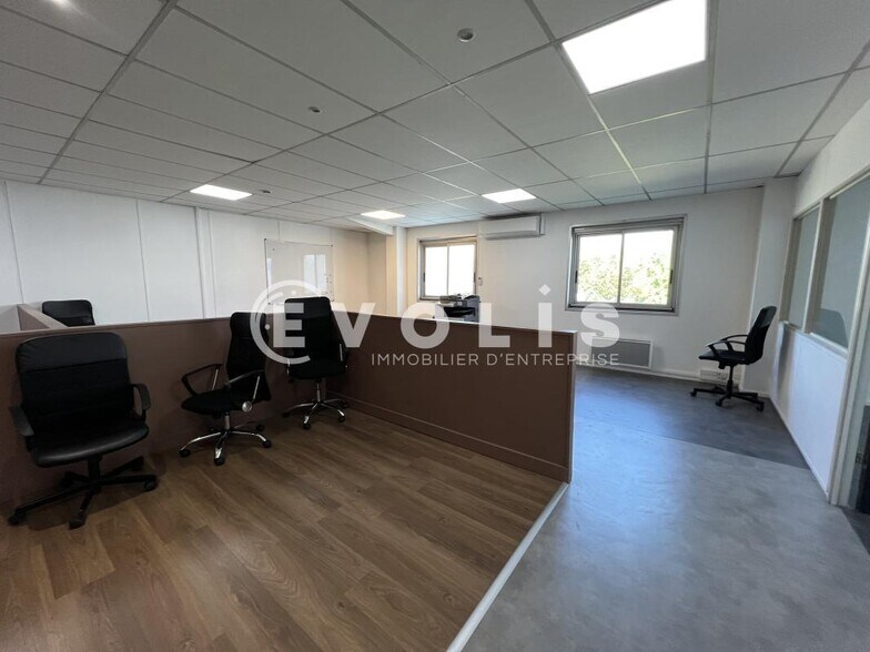Bureau dans Neuilly-Plaisance à louer - Photo intérieure - Image 2 de 9