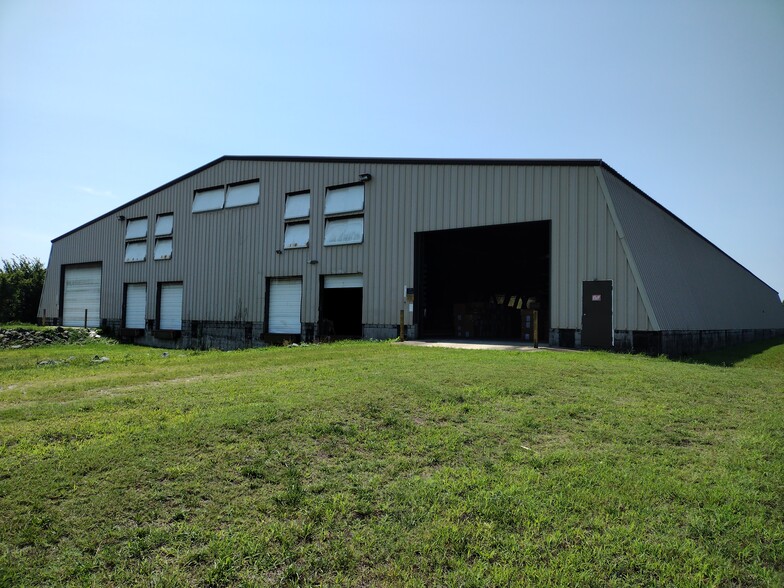 202 Industrial Dr, Emporia, VA for sale - Building Photo - Image 3 of 17