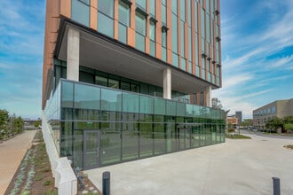 9449 Campus Point Dr, La Jolla, CA for lease Interior Photo- Image 2 of 12