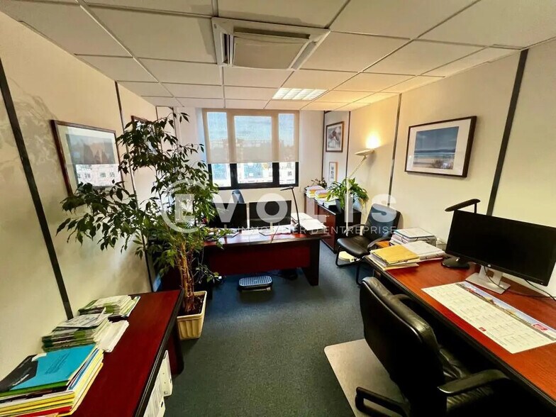 Bureau dans Évry-Courcouronnes à vendre - Photo intérieure - Image 2 de 9