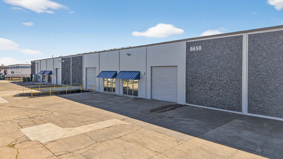 8640-8670 23rd Ave, Sacramento, CA à louer - Photo du bâtiment - Image 3 de 12