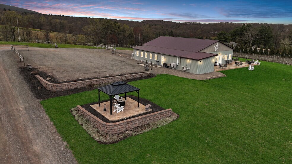 596 Harman Rd, Halifax, PA à vendre - Photo du bâtiment - Image 1 de 79