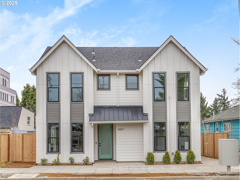 17-Unit Portland Multifamily Portfolio portefeuille de 3 propriétés à vendre sur LoopNet.ca - Photo du bâtiment - Image 3 de 47