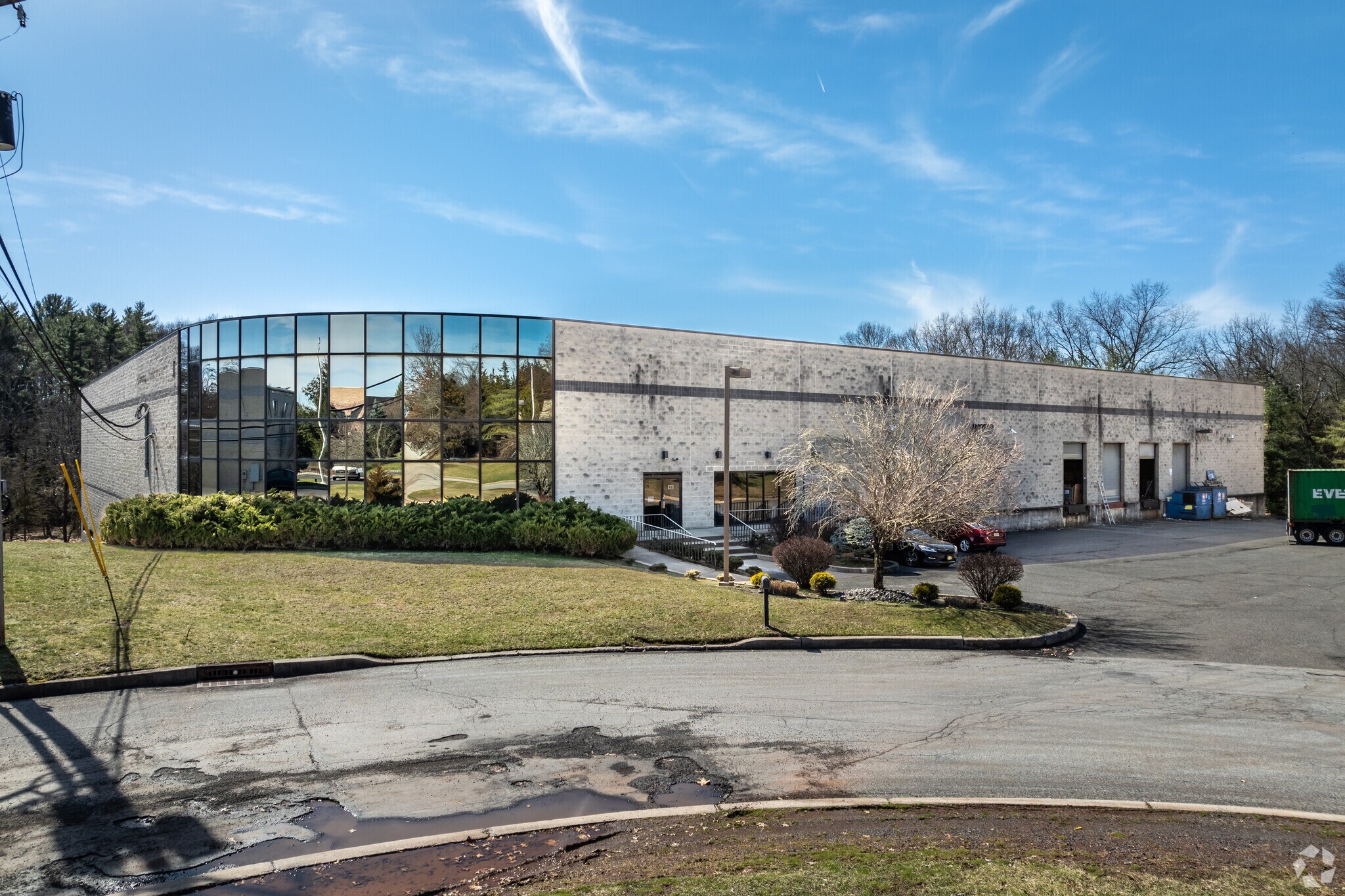 18 Culnen Dr, Branchburg, NJ à louer Photo du bâtiment- Image 1 de 6