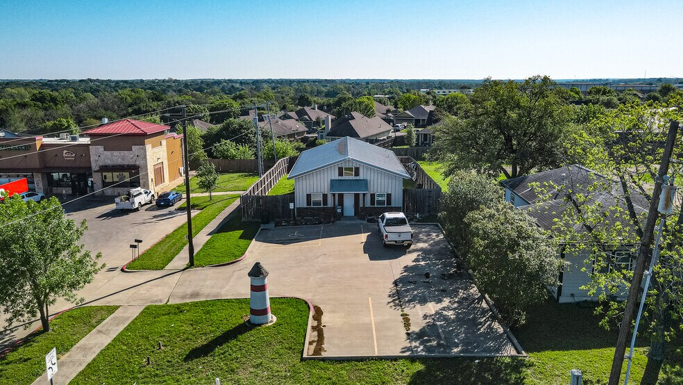 1610 N Park St, Brenham, TX à vendre - Photo du bâtiment - Image 2 de 14
