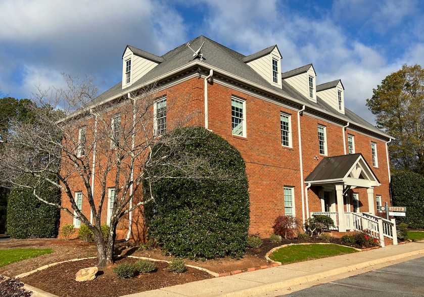 10898 Crabapple Rd, Roswell, GA for lease - Building Photo - Image 2 of 12