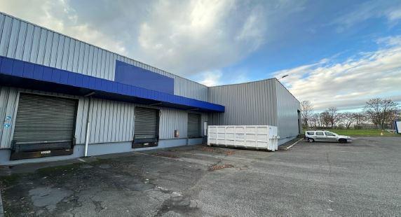 Flex in Louvres for lease - Building Photo - Image 3 of 10