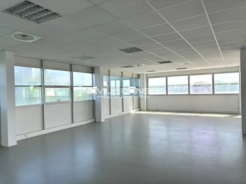 Office in Labège for lease - Interior Photo - Image 3 of 7