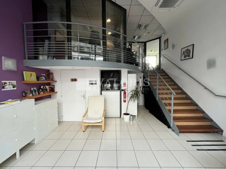 Multifamily in Lyon for sale - Interior Photo - Image 2 of 9
