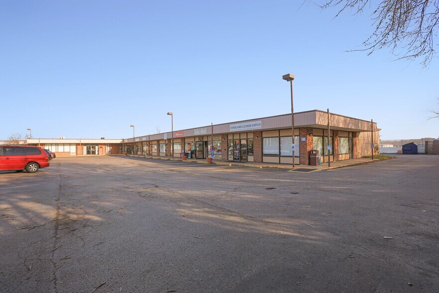 10262-10292 Page Ave, Saint Louis, MO à louer - Photo du bâtiment - Image 2 de 3