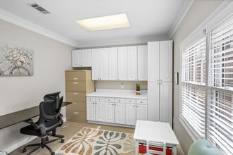 555 Sun Valley Dr, Roswell, GA à louer Photo intérieure- Image 2 de 3