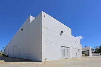 Plus de détails pour 12140 Community Rd, Poway, CA - Industriel à louer