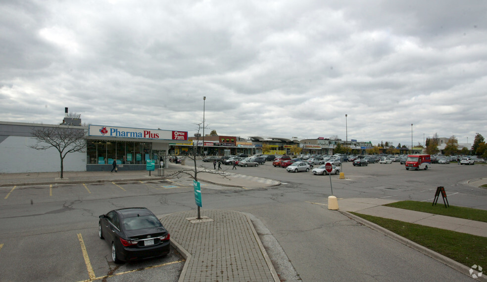 136-202 Harwood Ave S, Ajax, ON for lease - Primary Photo - Image 1 of 5