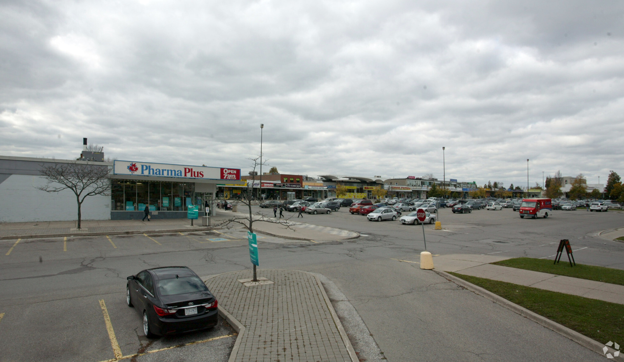 136-202 Harwood Ave S, Ajax, ON for lease Primary Photo- Image 1 of 6