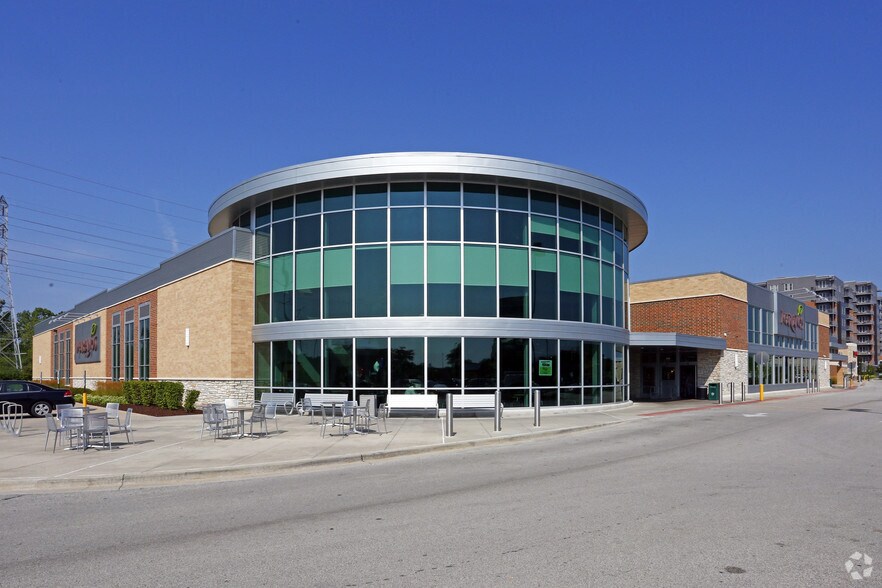 Skokie Blvd, Northbrook, IL à louer - Photo du bâtiment - Image 3 de 16