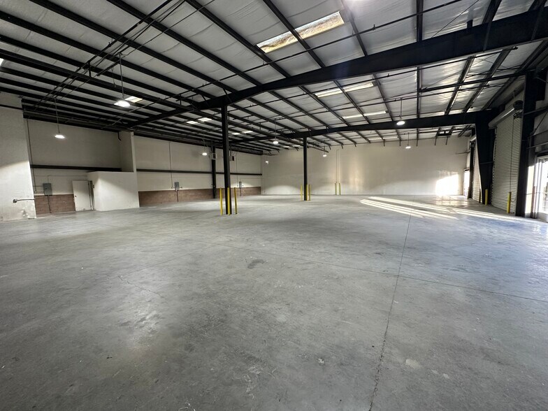 327 E Oak St, Santa Maria, CA for lease - Building Photo - Image 3 of 3