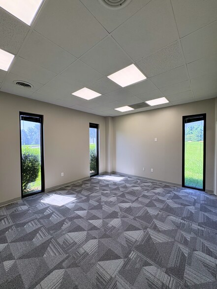 3030 Horseshoe Ln, Charlotte, NC à louer - Photo du bâtiment - Image 2 de 16