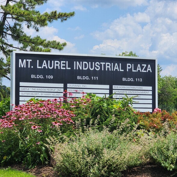 109 Gaither Dr, Mount Laurel, NJ à louer - Photo du bâtiment - Image 3 de 4