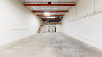 1961-1977 Freeman Ave, Signal Hill, CA for lease Interior Photo- Image 1 of 11